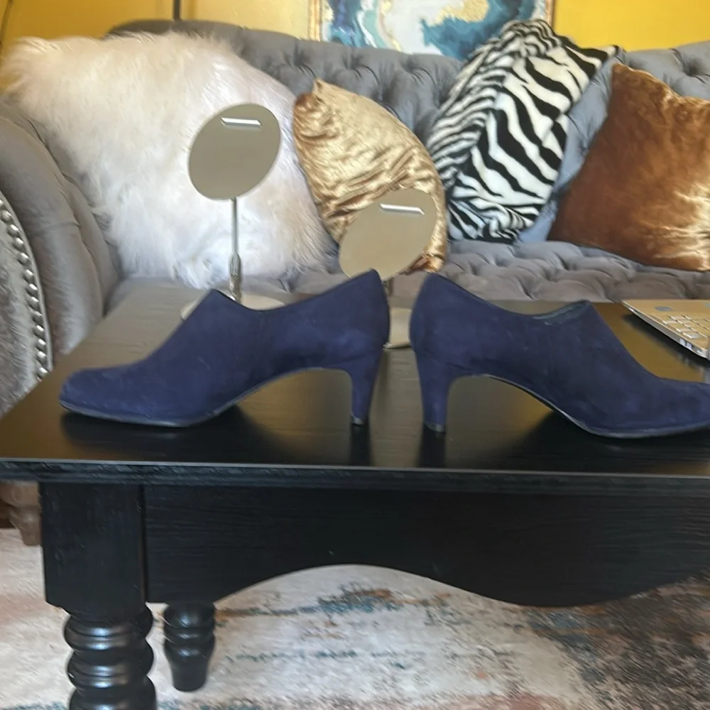 Stuart Weitzman Navy Blue Suede Heeled Booties Made in Spain Size 9.5 M - Picture 8 of 13